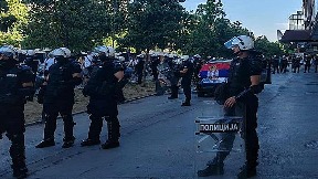 Skup ispred Osnovnog suda